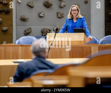 LA HAYE - Reinette Klever, ministre du commerce extérieur et de l'aide au développement, lors d'un débat sur l'état budgétaire du commerce extérieur et de l'aide au développement. ANP REMKO DE WAAL pays-bas Out - belgique Out Banque D'Images