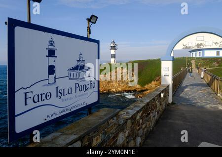 Faro Isla Pancha à Ribadeo, Galice, Espagne Banque D'Images