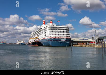 Fred Olsen Cruise Ship MS Borealis dans le port au City Cruise terminal Southampton, UK Ship était auparavant MS Rotterdam pour Holland America Cruise Lines Banque D'Images