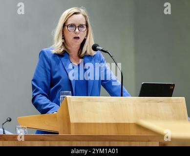 LA HAYE - Reinette Klever, ministre du commerce extérieur et de l'aide au développement, lors d'un débat sur l'état budgétaire du commerce extérieur et de l'aide au développement. ANP REMKO DE WAAL pays-bas Out - belgique Out Banque D'Images