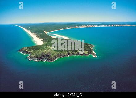 Australie ; australien ; Queensland ; Sunshine Coast, vue aérienne de double Island point à Rainbow Beach, côte, océan, Airshot, paysage, plage, Banque D'Images