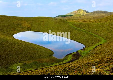 Lagoa da Rosada : paysage volcanique le long de la Caminho das Lagoas sur l'île de Pico, aux Açores. Banque D'Images