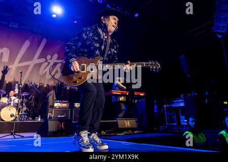 Dave Hill von Slade live beim TraumHits Konzert 2024 in der Messehalle. Erfurt, 16.11.2024 *** Dave Hill de Slade live au concert TraumHits 2024 au Messehalle Erfurt, 16 11 2024 Foto:XM.xKremerx/xFuturexImagex traumhits 4164 Banque D'Images