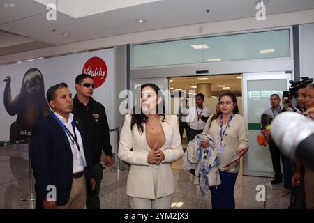 ARIIBO VERONICA ABAD Tababela, mercredi 20 novembre 2024 la vice-présidente de la République Veronica Abad, arrive à l'aéroport de Tababela, Mariscal sucre photos API Rolando Enriquez Tababela Pichincha Ecuador POL ARIIBO VERONICA ABAD b06124b229b5dc7bdb2e7b55c2dbbbbd7d Copyright : xENRIQUEZx Banque D'Images