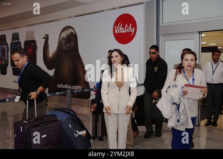 ARIIBO VERONICA ABAD Tababela, mercredi 20 novembre 2024 la vice-présidente de la République Veronica Abad, arrive à l'aéroport de Tababela, Mariscal sucre photos API Rolando Enriquez Tababela Pichincha Ecuador POL ARIIBO VERONICA ABAD 6e4f5a5f877b1b2506386706038a5f68 Copyright : xROLANDOXENRIQUEZx Banque D'Images