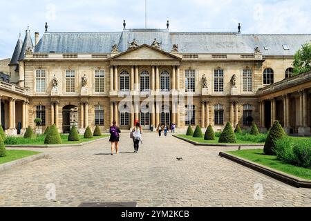 PARIS, FRANCE - 13 MAI 2015 : cette maison s'appelle l'hôtel Soubise il y a le Musée de l'histoire de France. Banque D'Images