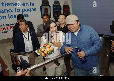 ARIIBO VERONICA ABAD Tababela, mercredi 20 novembre 2024 Vice-présidente de la République Veronica Abad, arrive à l'aéroport de Tababela, Mariscal sucre photos API Rolando Enriquez Tababela Pichincha Ecuador POL ARIIBO VERONICA ABAD 65122ae5902fdf0b25d4030d12802c70 Copyright : xROLANDOxENRIQUEZx Banque D'Images