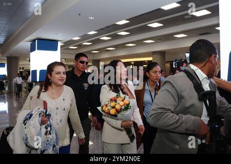 ARIIBO VERONICA ABAD Tababela, mercredi 20 novembre 2024 Vice-présidente de la République Veronica Abad, arrivée à l'aéroport de Tababela, Mariscal sucre photos API Rolando Enriquez Tababela Pichincha Ecuador POL ARIIBO VERONICA ABAD ee2df6c4129c1816ab3146c2eafa7feb Copyright : xROLANDOxENRIQUEZx Banque D'Images