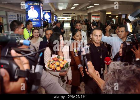 ARIIBO VERONICA ABAD Tababela, mercredi 20 novembre 2024 Vice-présidente de la République Veronica Abad, arrive à l'aéroport de Tababela, Mariscal sucre photos API Rolando Enriquez Tababela Pichincha Ecuador POL ARIIBO VERONICA ABAD c72838598f4a84c4226281c5833f64d1 Copyright : xROLANDOxENRIQUEZx Banque D'Images