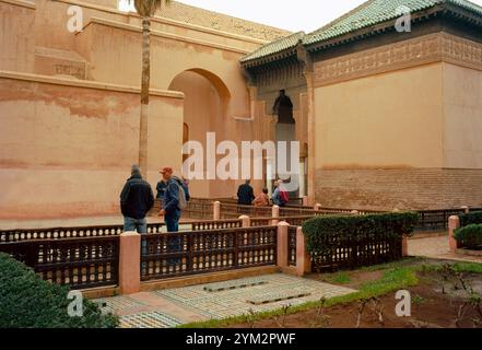 Les tombeaux Saadiens historiques antiques dans le quartier de la Kasbah de Marrakech au Maroc dans le Maghreb en Afrique du Nord Banque D'Images