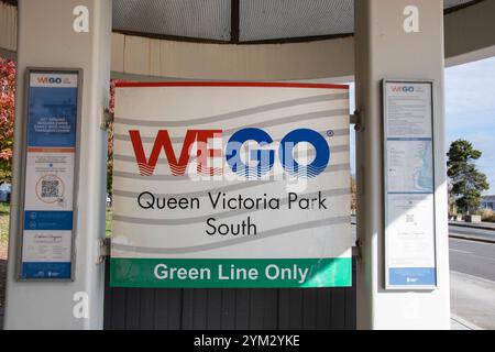 Panneau de ligne verte Wego dans un abri de bus sur Niagara River Parkway à Niagara Falls, Ontario, Canada Banque D'Images