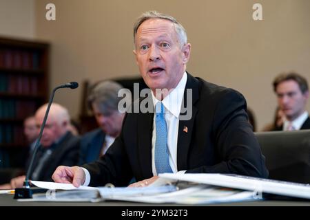 Washington, États-Unis. 20 novembre 2024. Martin O'Malley, commissaire à l'administration de la sécurité sociale, prend la parole lors d'une audience du sous-comité des crédits de la Chambre sur le travail, la santé et les services sociaux, l'éducation et les agences connexes sur l'administration de la sécurité sociale (SSA) au Capitole des États-Unis à Washington, DC, le mercredi 20 novembre 2024. O'Malley démissionne de son poste de chef de la SSA le 29 novembre pour se présenter à la présidence du Comité national démocrate. Photo de Bonnie Cash/UPI crédit : UPI/Alamy Live News Banque D'Images