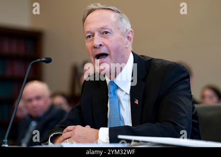 Washington, États-Unis. 20 novembre 2024. Martin O'Malley, commissaire à l'administration de la sécurité sociale, prend la parole lors d'une audience du sous-comité des crédits de la Chambre sur le travail, la santé et les services sociaux, l'éducation et les agences connexes sur l'administration de la sécurité sociale (SSA) au Capitole des États-Unis à Washington, DC, le mercredi 20 novembre 2024. O'Malley démissionne de son poste de chef de la SSA le 29 novembre pour se présenter à la présidence du Comité national démocrate. Photo de Bonnie Cash/UPI crédit : UPI/Alamy Live News Banque D'Images