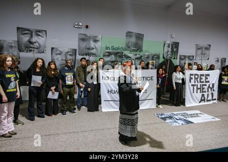 Bakou, Azerbaïdjan, Azerbaïdjan. 20 novembre 2024. Une manifestation intitulée pas de justice climatique sans droits humains. Et des photos de personnes qui ont disparu ou emprisonnées pour activisme ou pour avoir parlé contre les politiques dans leur pays. Cette année a été une COP29 turbulente et l’une des plus rocheuses de l’histoire avec des guerres mondiales, des élections et des changements de gouvernement. (Crédit image : © Bianca Otero/ZUMA Press Wire) USAGE ÉDITORIAL SEULEMENT! Non destiné à UN USAGE commercial ! Banque D'Images