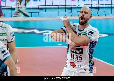 Exultation de Riccardo Sbertoli - Itas Trentino pendant Itas Trentino vs CS Arcada Galati, CEV Eurovolley Men match à trente, Italie, le 20 novembre 2024 Banque D'Images