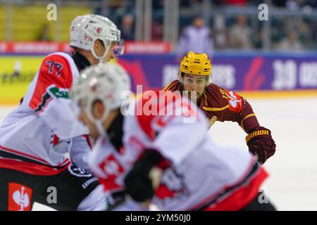 Genève, Suisse. 20 novembre 2024. Genève, Suisse, 20 novembre 2024 : Josh Jooris (19 Geneve-Servette HC) en action (gros plan) lors du match de la Ligue des Champions entre Geneve-Servette HC et HC Lausanne aux Vernets de Genève, Suisse (Giuseppe Velletri/SPP) crédit : SPP Sport Press photo. /Alamy Live News Banque D'Images