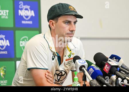 Pat Cummins Captain of Australia s'adresse aux médias au stade Optus de Perth le 21 novembre 2024, avant le premier test de cricket entre l'Australie et l'Inde. (Photo de Izhar Khan) IMAGE RÉSERVÉE À UN USAGE ÉDITORIAL - STRICTEMENT PAS D'USAGE COMMERCIAL Banque D'Images