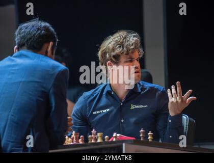 Kolkata, Bengale occidental, Inde. 16 novembre 2024. La sixième édition de Tata Steel Chess India à Kolkata s'est conclue par Magnus Carlsen (grand maître norvégien d'échecs) qui a remporté les plus grands honneurs dans les sections rapides et blitz du tournoi dans la catégorie masculine ouverte tandis que les GM Aleksandra Goryachkina et GM Kateryna Lagno (tous deux de Russie) ont remporté la section rapide et blitz dans la catégorie féminine. Le prestigieux tournoi a été organisé ici à kolkata, Inde du 13 au 17 novembre 2024 dans un prestigieux Govt. auditorium. Cinq fois champion du monde d'échecs, le cinq fois champion du monde d'échecs rapides en titre, The Banque D'Images