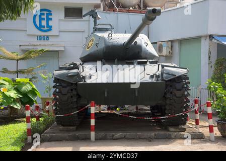 HO CHI MINH-VILLE, VIETNAM - 19 DÉCEMBRE 2015 : char américain M41 'Walker Bulldog' plein visage. Musée de Ho Chi Minh ville Banque D'Images