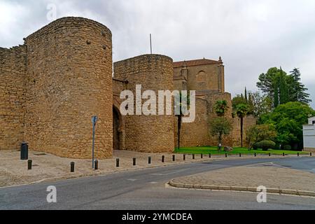 Straßenansicht, Stadtmauer, Stadttor, Puerta de Almocabar, 13. JH., Kirche, Iglesia del Espíritu Santo Banque D'Images