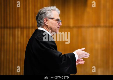 Tyristrand 20241121. Défend Øystein Storrvik au cours du troisième jour du traitement par le tribunal de district de Ringerike, Asker et Bærum de la demande de libération conditionnelle de Fjotolf Hansen. Le procès a lieu à la prison de Ringerike. Fjotolf Hansen, anciennement Anders Behring Breivik, a été condamné à 21 ans de prison avec une peine minimale de 10 ans, pour les attentats terroristes perpétrés contre Oslo et Utøya le 22 juillet 2011. 77 personnes ont perdu la vie dans ces attaques. Photo : Beate Oma Dahle / PISCINE / NTB Banque D'Images