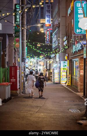 Quartier commerçant de Myeongdong dans le centre-ville de Séoul, capitale de la Corée du Sud, le 23 juin 2023 Banque D'Images