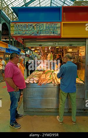 Markthalle, Mercado Central de Atarazanas, Marktstände, Frischfisch Banque D'Images