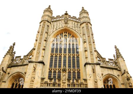 Abbaye de Bath (Bath, Angleterre, Royaume-Uni). Les anges gravissent l'échelle de Jacob. Front ouest. Banque D'Images