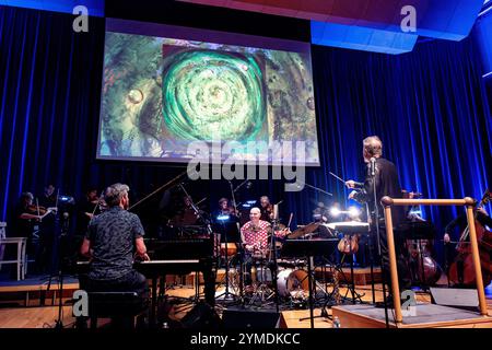 Tim Garland's Lighthouse Trio et Britten Sinfonia au West Road concert Hall, Cambridge, dans le cadre du Cambridge Jazz Festival Banque D'Images