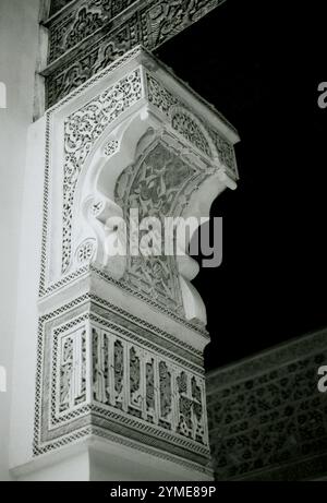 La Madrassa Ben Youssef ou école religieuse islamique dans le souk de la médina kasbah de Marrakech au Maroc au Maghreb en Afrique du Nord Banque D'Images