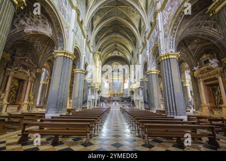 Vue de l'autel principal dans la cathédrale de Santa Maria Assunta, Crémone, Province de Crémone, Italie, Europe Banque D'Images