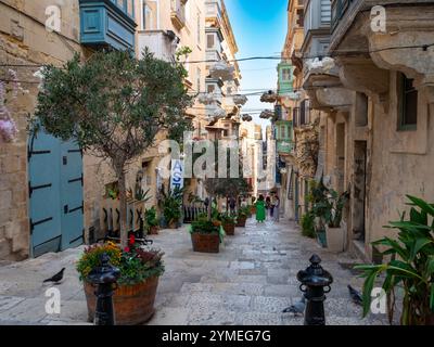 Une vieille rue médievel à la Valette, Malte 2024 Banque D'Images