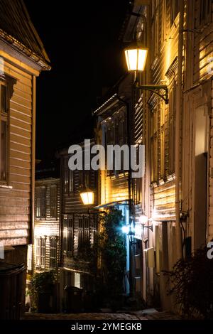 Paysages de la ville de Bergen de nuit, Norvège. Toutes saisons. Banque D'Images