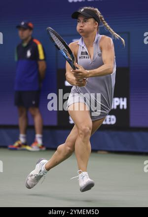 La joueuse de tennis Yulia Putintseva du Kazakhstan en action aux US Open 2024 Championships, Billie Jean King Tennis Center, Queens, New York, États-Unis, Nort Banque D'Images