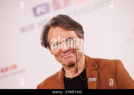 21 novembre 2024, Rhénanie-du-Nord-Westphalie, Hürth : Wolfgang Bahro, acteur, participe au téléthon RTL 2024. Photo : Rolf Vennenbernd/dpa Banque D'Images