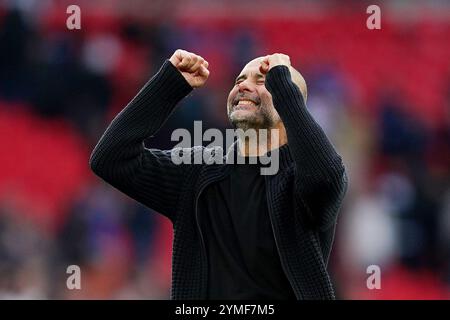 Photo du dossier datée du 20/04/24 du directeur de Manchester City Pep Guardiola. Le manager de Manchester City, Pep Guardiola, a signé un nouveau contrat de deux ans, ont annoncé les champions de la premier League. Date d'émission : jeudi 21 novembre 2024. Banque D'Images