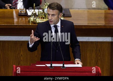 Valparaiso, Chili. 21 novembre 2024. Le président français Emmanuel Macron prononce un discours lors de sa visite au Congrès chilien. Le président français Emmanuel Macron visite le Congrès national chilien dans la ville de Valparaíso, au Chili. Participation à une séance conjointe entre le Sénat et la Chambre des députés. (Photo de Cristobal Basaure Araya/SOPA images/Sipa USA) crédit : Sipa USA/Alamy Live News Banque D'Images