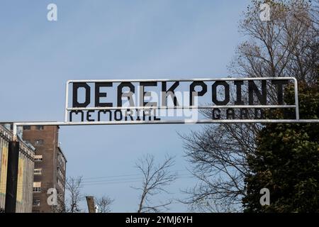 Panneau Derek point Memorial Garden sur Weir Road à Port Colborne, Ontario, Canada Banque D'Images