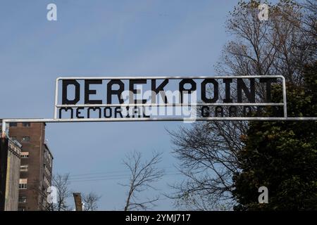 Panneau Derek point Memorial Garden sur Weir Road à Port Colborne, Ontario, Canada Banque D'Images