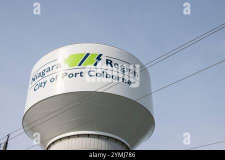 Ville de Port Colborne signe sur un château d'eau sur Barrick Road en Ontario, Canada Banque D'Images