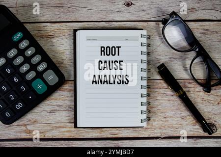Analyse des causes profondes (RCA) sur le bloc-notes, contexte commercial et financier Banque D'Images