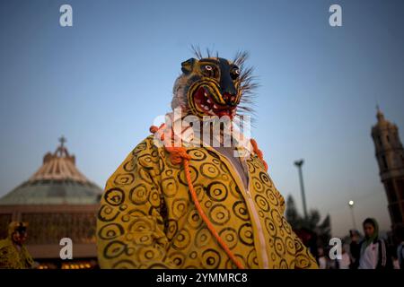 Des centaines de milliers de pèlerins mexicains ont envahi les rues pour la fête de notre-Dame de Guadalupe. Banque D'Images