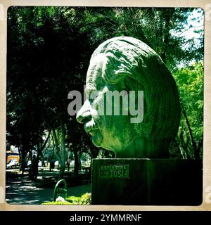 Une statue d'Albert Einstein décore le parc Parque Mexico dans le quartier de Condesa, Mexico, le 7 mars 2012.VEUILLEZ NOTER que cette image fait partie de la collection myPhone d'Aurora de l'ima Banque D'Images