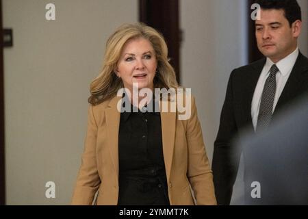 Washington, États-Unis. 21 novembre 2024. La sénatrice américaine Marsha Blackburn (républicaine du Tennessee) marche pour parler à la presse devant le bureau du Sénat américain du vice-président élu JD Vance le jeudi 21 novembre 2024. Photo Mattie Neretin/CNP/ABACAPRESS. COM Credit : Abaca Press/Alamy Live News Banque D'Images