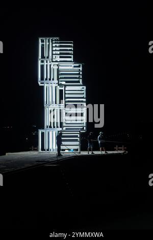 L'Escultura de Luz. Sculpture de lumière sur la Promenade de Tejo Banque D'Images