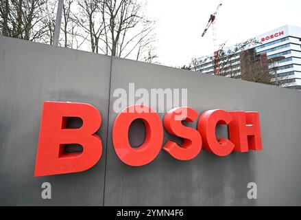 Gerlingen, Allemagne. 22 novembre 2024. Le logo du groupe industriel Bosch au siège. Crédit : Bernd Weißbrod/dpa/Alamy Live News Banque D'Images