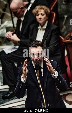 Paris, France. 05th Dec, 2023. Antonin Burat/le Pictorium - séance de questions au gouvernement du 19 novembre 2024, suivie de discussions sur le projet de loi de finances fin 2024, à l'Assemblée nationale française - 05/12/2023 - France/Paris - le ministre du budget et des comptes publics Laurent Saint-Martin répond aux députés lors de la séance de questions au gouvernement du 19 novembre 2024, à l'Assemblée nationale française. Crédit : LE PICTORIUM/Alamy Live News Banque D'Images