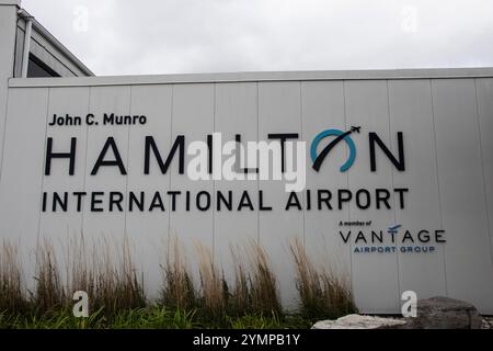 Bienvenue à l'aéroport international de Hamilton panneau sur Airport Road à Mount Hope, Hamilton, Ontario, Canada Banque D'Images