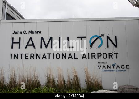 Bienvenue à l'aéroport international de Hamilton panneau sur Airport Road à Mount Hope, Hamilton, Ontario, Canada Banque D'Images