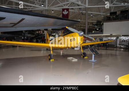 De Havilland DHC 1 Chipmunk au Canadian Warplane Heritage Museum sur Airport Road à Mount Hope, Hamilton, Ontario, Canada Banque D'Images